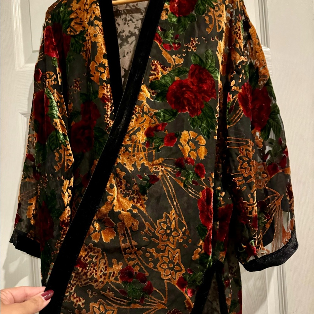 Gorgeous Black Velvet Side Slit Kimono